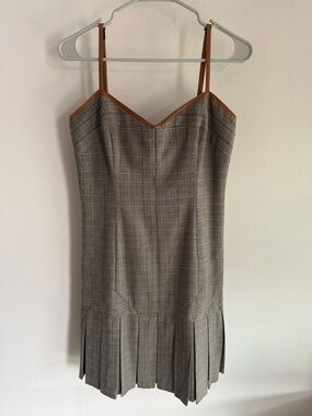 Bebe Chevron Pleat Dress Brown Grey Plaid Faux Leather Trim Mini Size 8 NWT